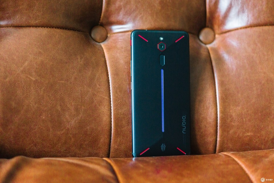nubia-red-devil-hands-on-07.jpg nubia-red-devil-hands-on-07.jpg